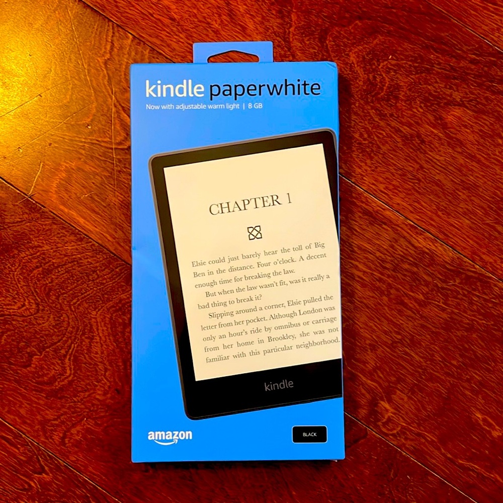 Kindle Paperwhite 8 GB Never Used